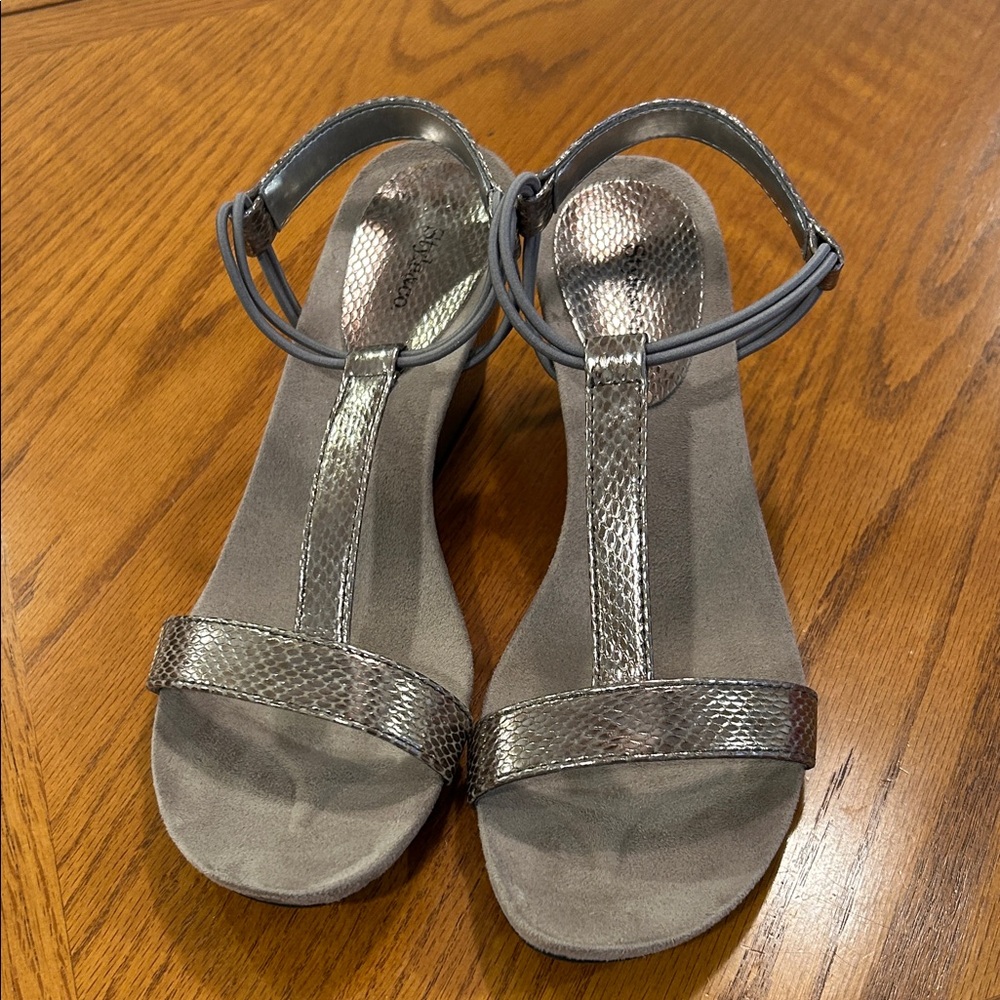 Style and Co. Womens size 6.5 M shoes pewter color